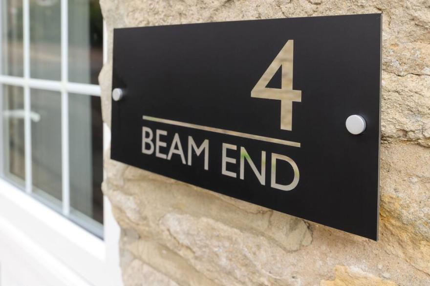 Beam End Snainton - Modern 2-bedroom Stone Cottage