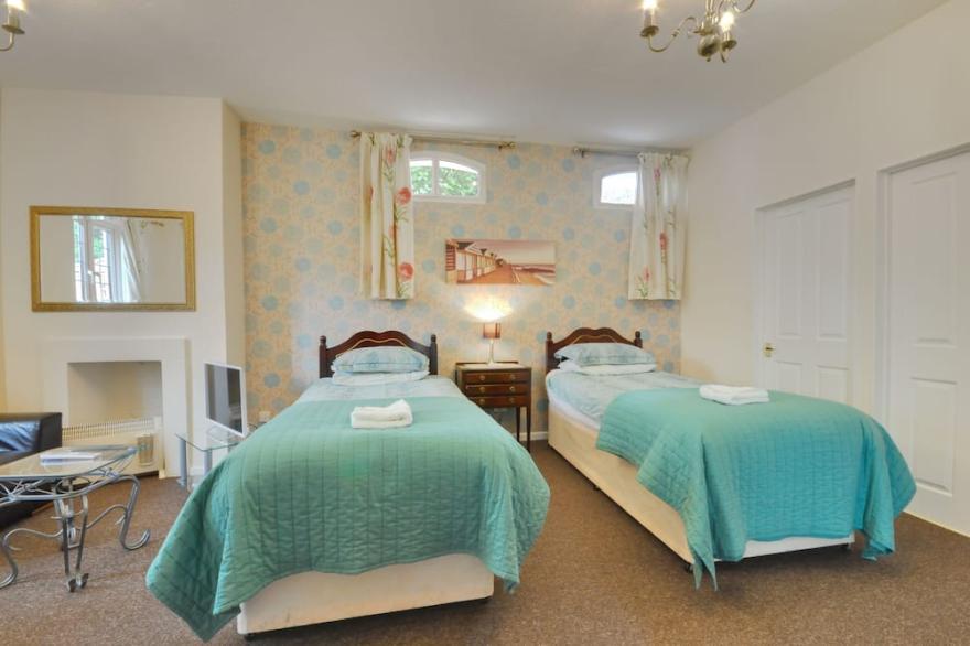 Somerville Coach House 2 -  a studio that sleeps 2 guests  in 1 bedroom