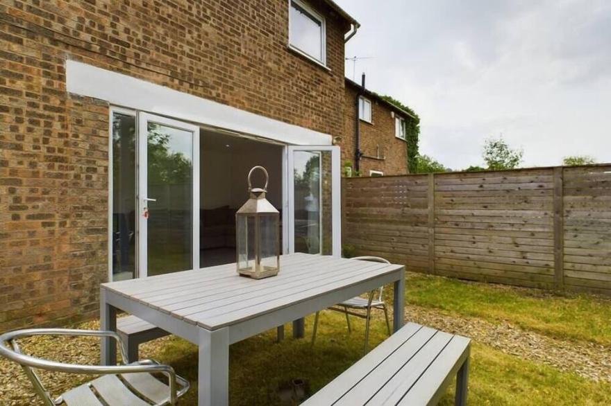 Stylish | Cotswold | Parking | Peaceful | Garden