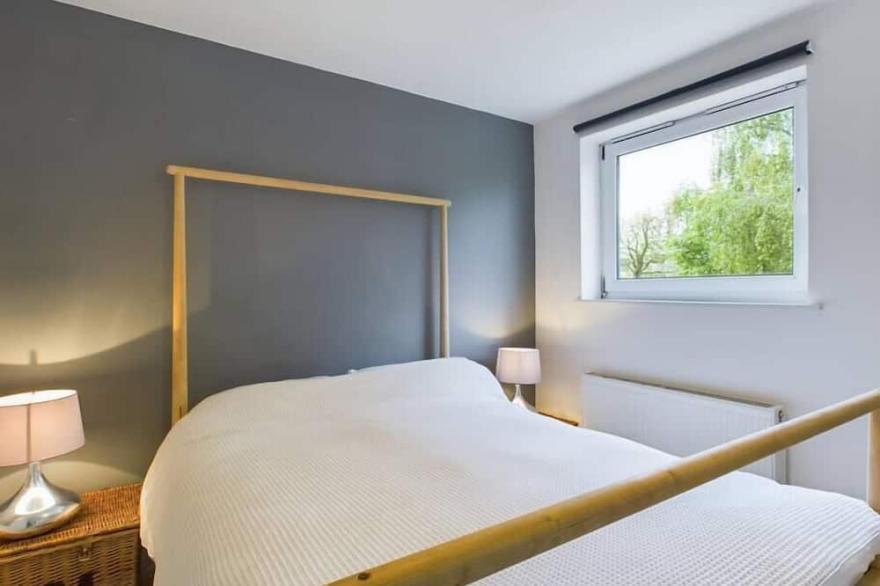 Stylish | Cotswold | Parking | Peaceful | Garden