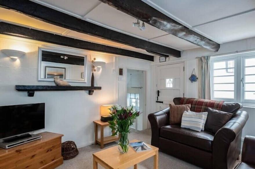 ST SAMSON, pet friendly, character holiday cottage in Port Isaac