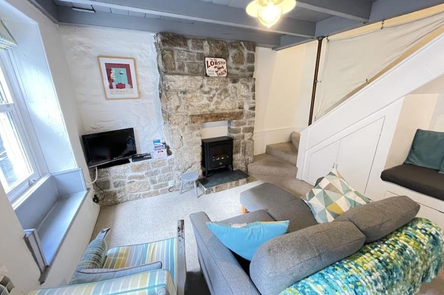 The Bolt Hole -  a cottage that sleeps 4 guests  in 2 bedrooms