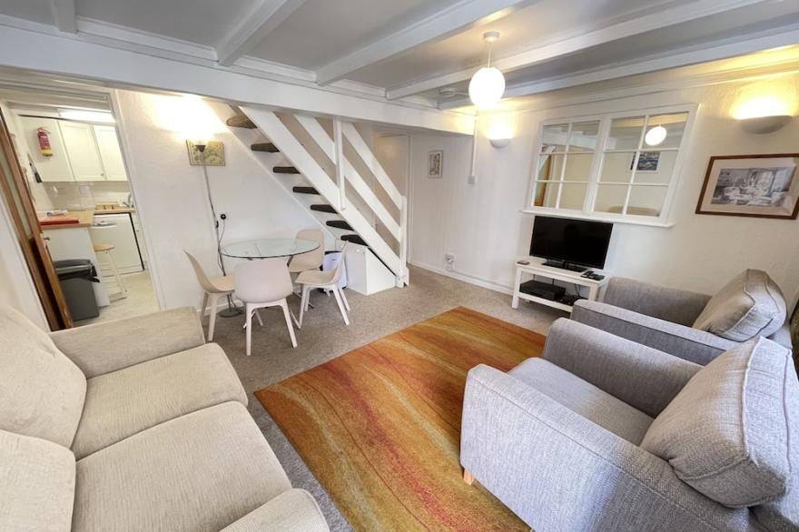 Lower Deck -  a cottage that sleeps 4 guests  in 2 bedrooms