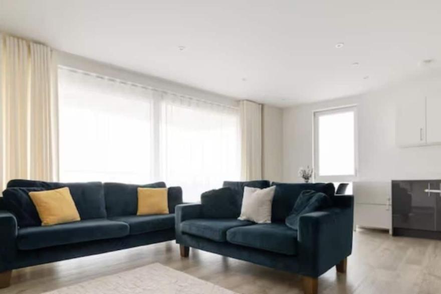 Lovely En-suite Flat With Balcony and Parking