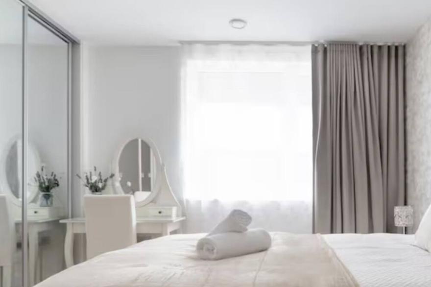 Lovely En-suite Flat With Balcony and Parking