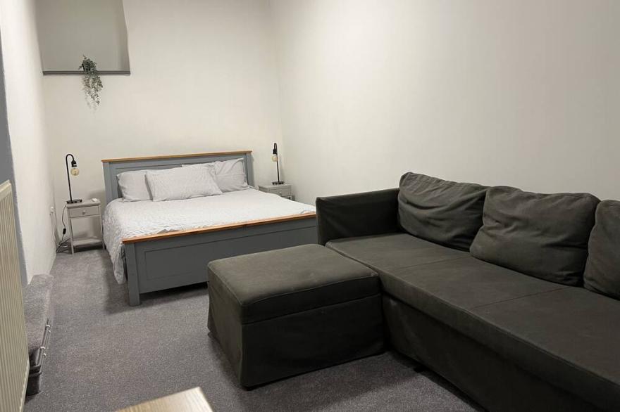 A Unique Place to Stay in the Heart of Tavistock Sleeps up to 9 Pet Friendly