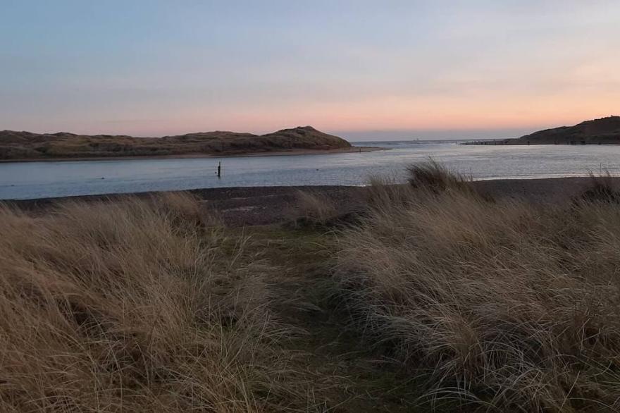house, village newburgh, ellon. walking distance to beach and golf
