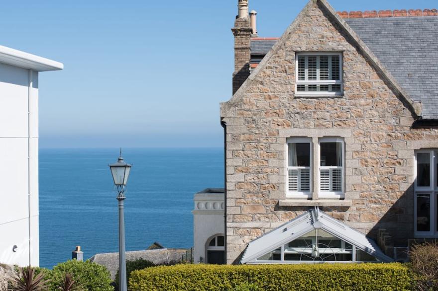 2 The Coach House, St Ives
