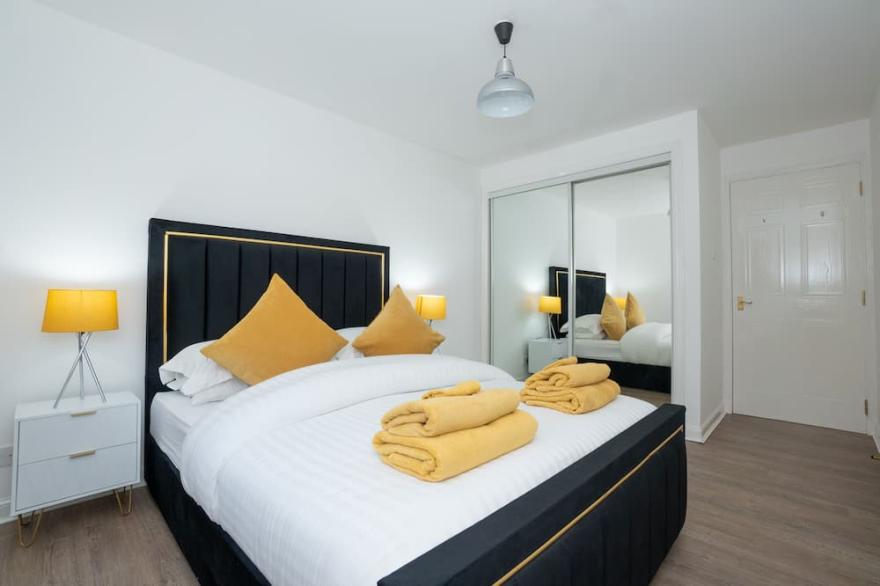Pavlova House - 2 Bed Apartment in Aberdeen
