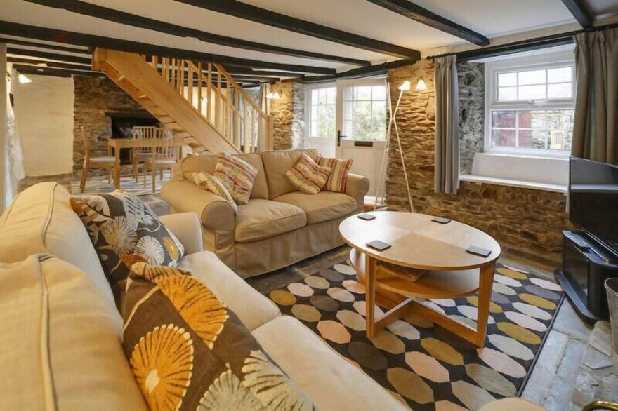 DANE COTTAGE, pet friendly, character holiday cottage in Port Isaac