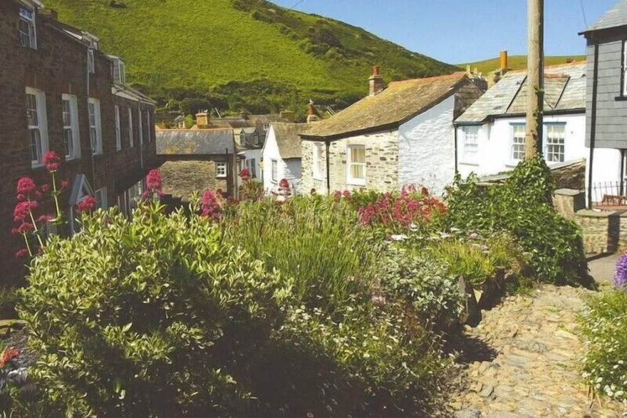 KIPPER COTTAGE, family friendly in Port Isaac