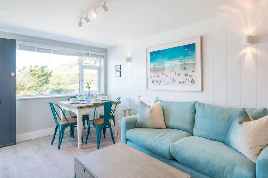 TIDE POD, family friendly, country holiday cottage in Polzeath