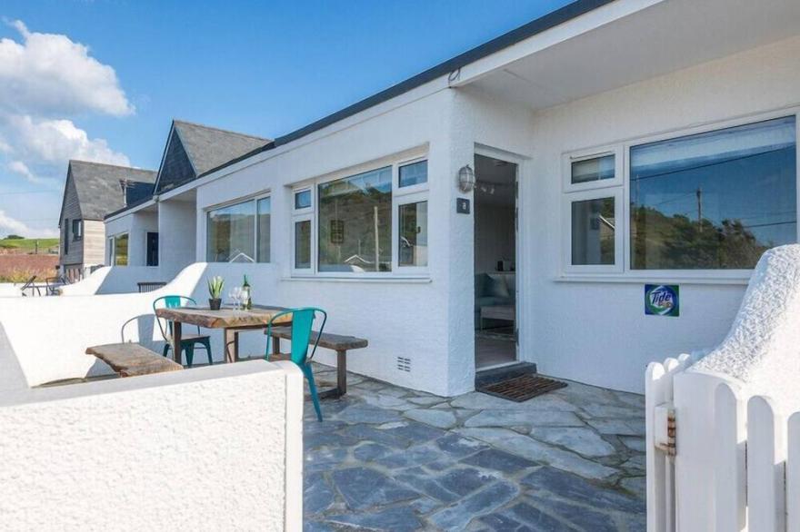 TIDE POD, family friendly, country holiday cottage in Polzeath