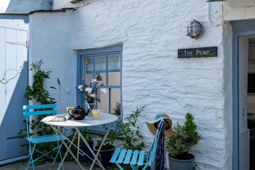 THE PUMP, family friendly, character holiday cottage in Port Isaac