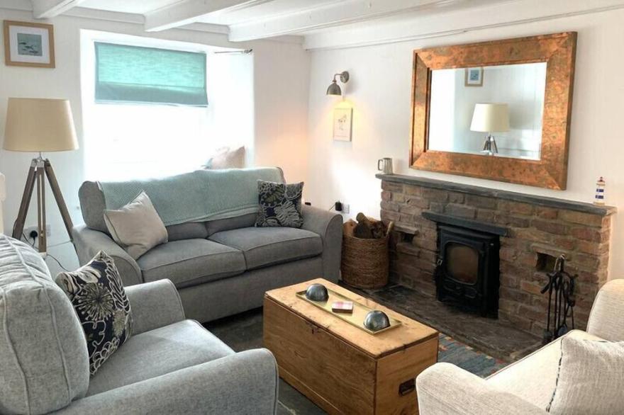 THE PUMP, family friendly, character holiday cottage in Port Isaac