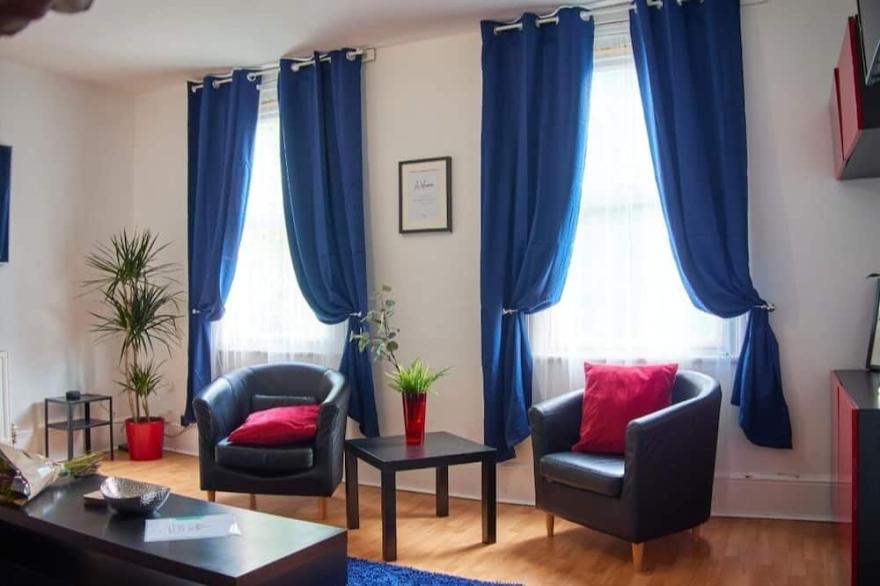 Impeccable Two-Bed Apartment in London