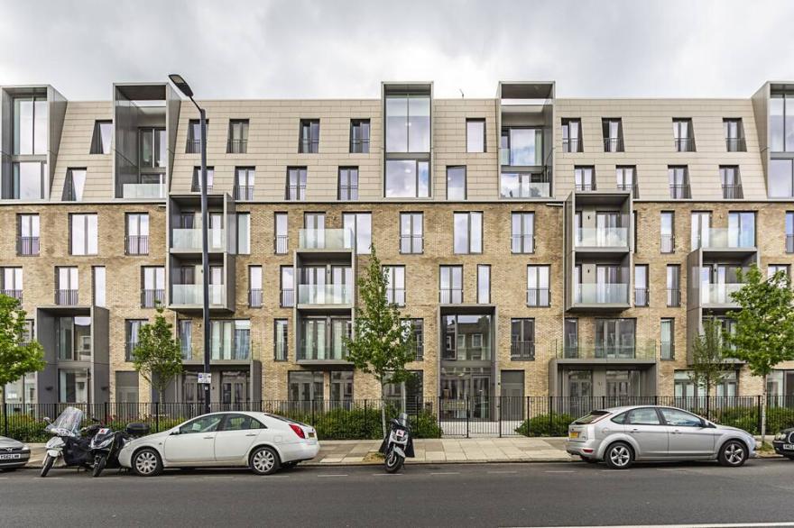 Gorgeous new build apartment in Maida Vale London