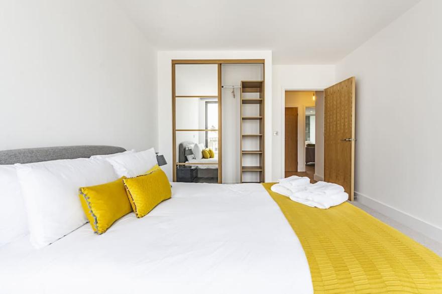Gorgeous new build apartment in Maida Vale London