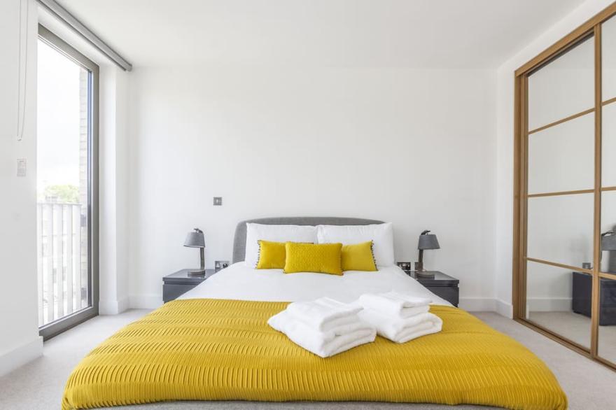 Gorgeous new build apartment in Maida Vale London