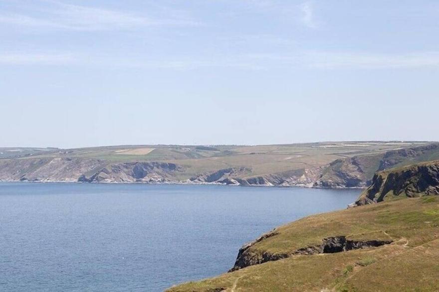 THE CROWS NEST, family friendly in Port Isaac