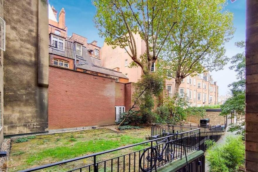 Royal Three Bedroom Smart Apartment