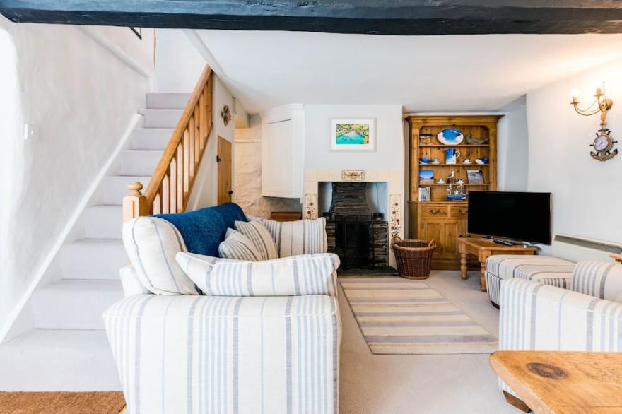 TEMPLE COTTAGE, family friendly, with open fire in Port Isaac