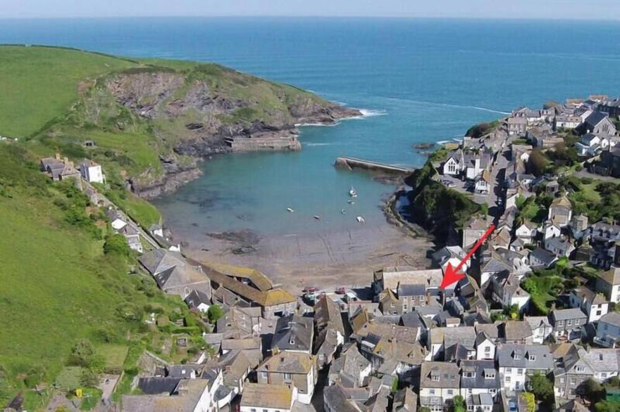 CLOAM COTTAGE, pet friendly in Port Isaac