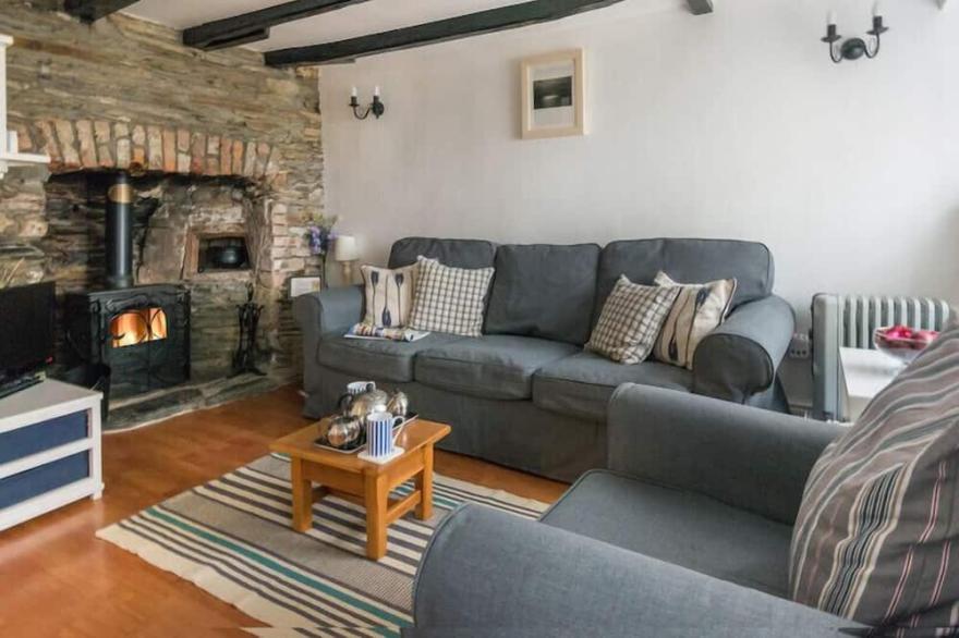 CLOAM COTTAGE, pet friendly in Port Isaac