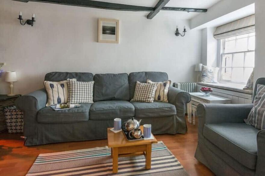 CLOAM COTTAGE, pet friendly in Port Isaac
