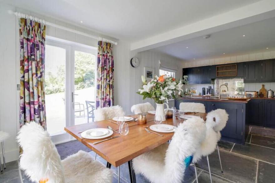 BLACK ROCK HOUSE, family friendly in Rock