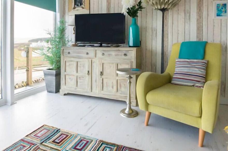 THE VIEW, romantic, character holiday cottage in Port Isaac