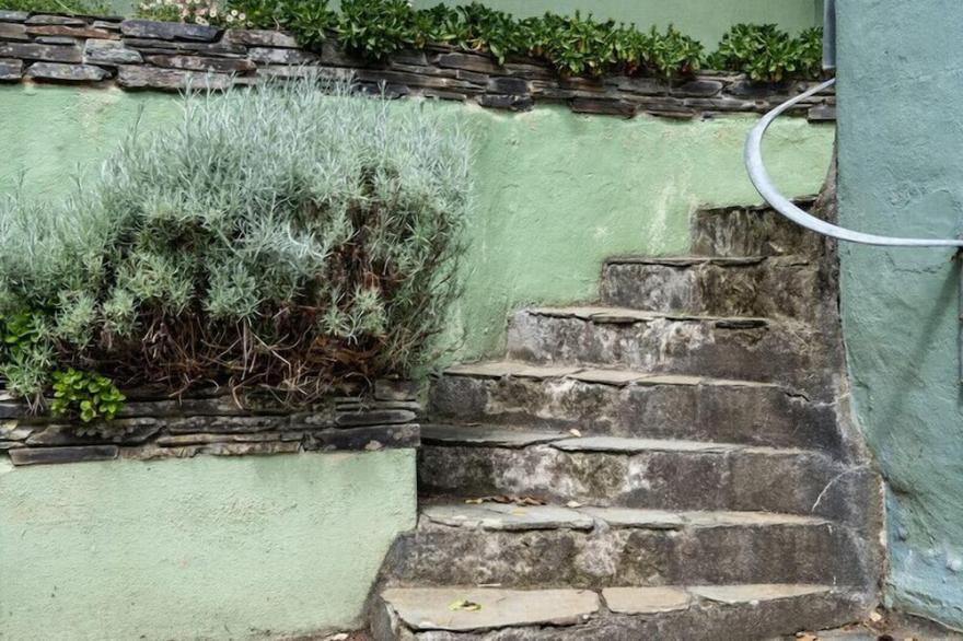 HAREWOOD, pet friendly, character holiday cottage in Port Isaac