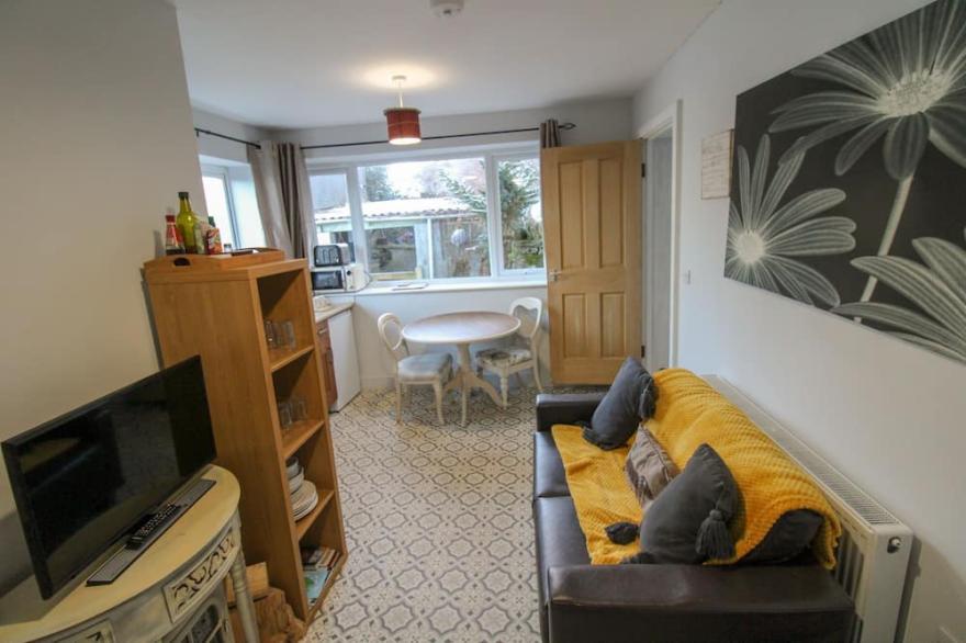 Crag End Farm Retreat, sleeps 2 guests  in 1 bedroom with walking over the Lorton Fells from the doo