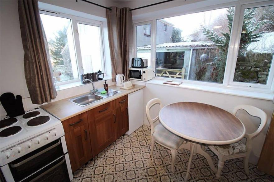 Crag End Farm Retreat, sleeps 2 guests  in 1 bedroom with walking over the Lorton Fells from the doo