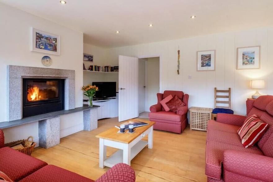 PENDAVELI, family friendly, country holiday cottage in Polzeath