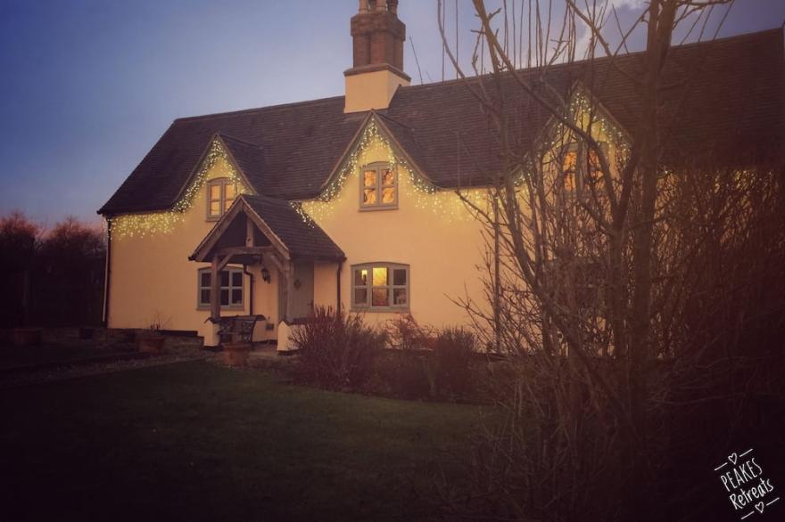 The Loft at Peake’s Retreats + private hot tub