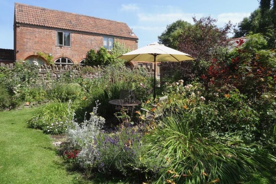 PITTARDS FARM COTTAGE, luxury holiday cottage in South Petherton