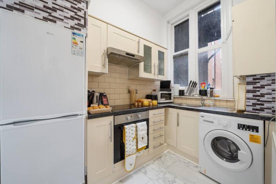 Flat 6 Oxford · Apartment Oxford Street Bond Street Station.