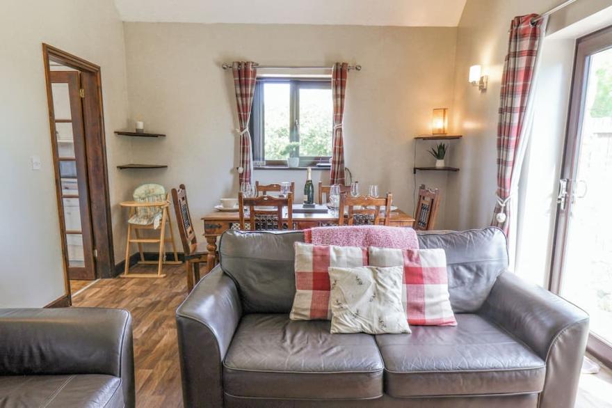 FARROW, family friendly, character holiday cottage in Staintondale