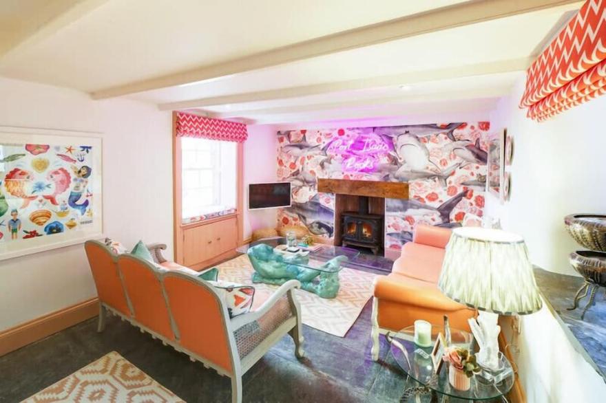 ROSE COTTAGE, family friendly, with a garden in Port Isaac