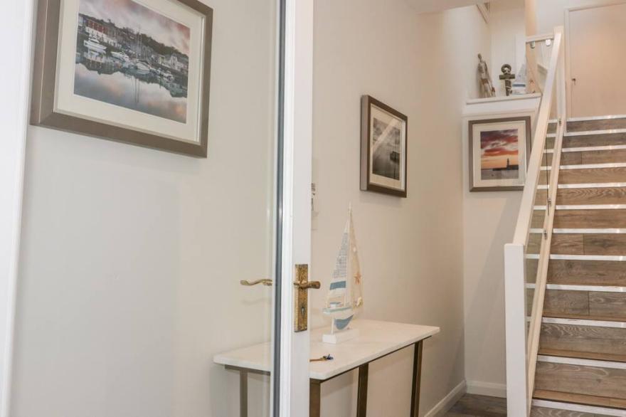 MIDSHIPS, romantic, luxury holiday cottage in Mevagissey