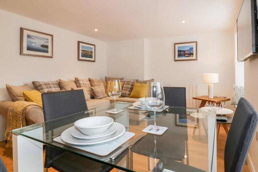 THE CROWS NEST, romantic, luxury holiday cottage in Mevagissey