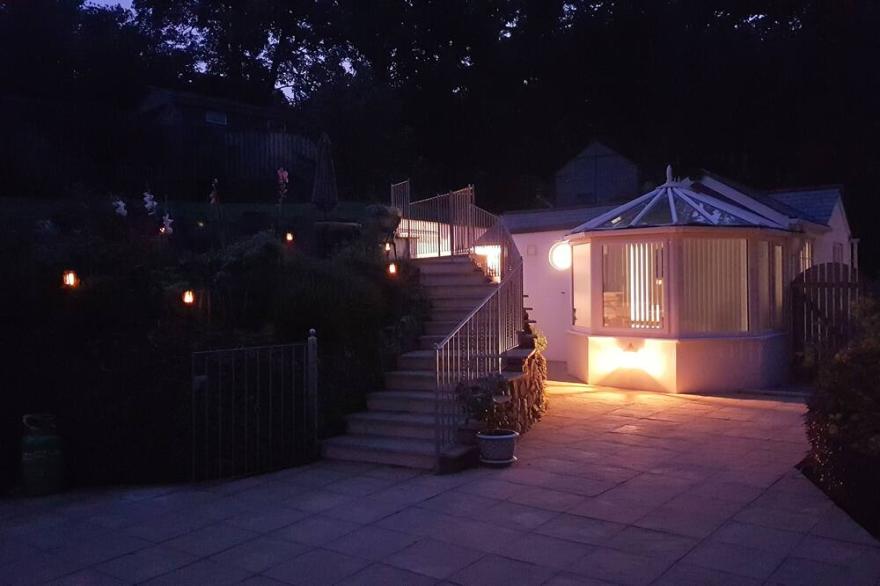 Luxury bungalow with outstanding countryside views minutes drive to many beaches