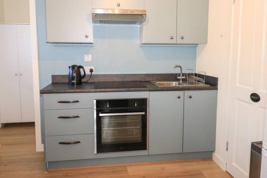 STRUTHAN, pet friendly, character holiday cottage in Isle Of Lewis