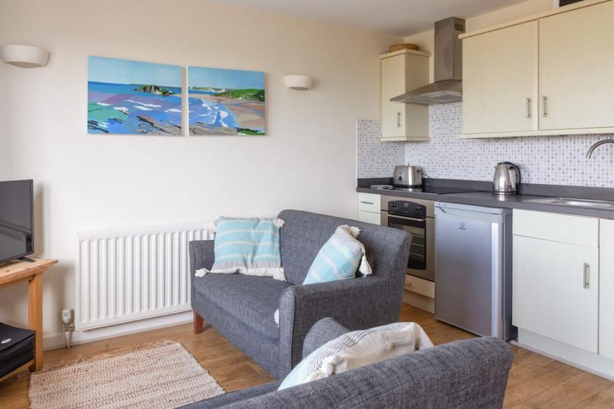 SEA CAMPION, pet friendly, character holiday cottage in Thurlestone