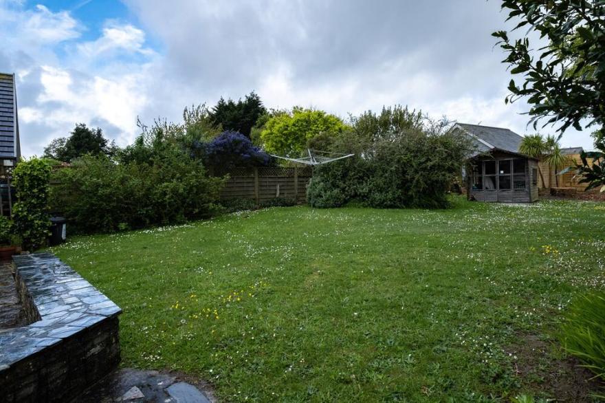 PENCREEK, family friendly, with open fire in Rock