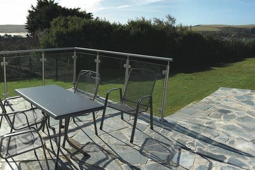 HIGHER CRAWALLIS, family friendly, with a garden in Daymer Bay