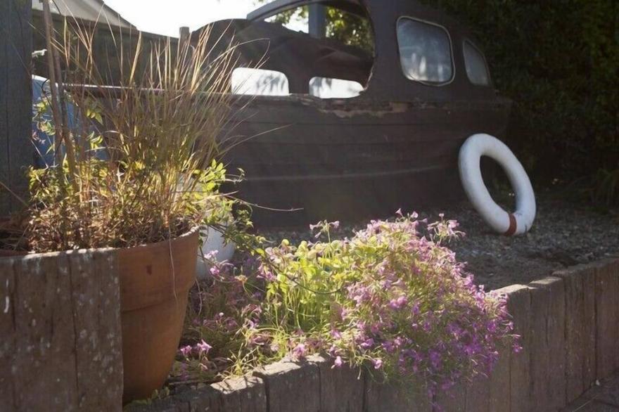 BELMONT, family friendly, character holiday cottage in Rock