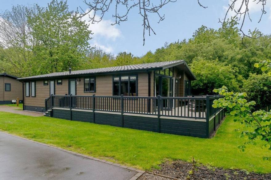4 bedroom accommodation in Newton Saint Loe, Nr Bath