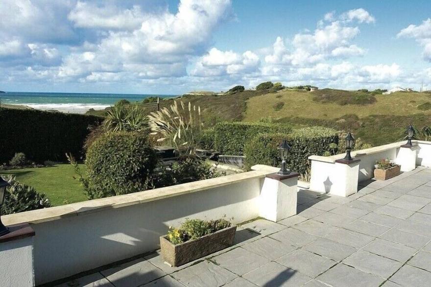 SUNSET, pet friendly, with a garden in Polzeath